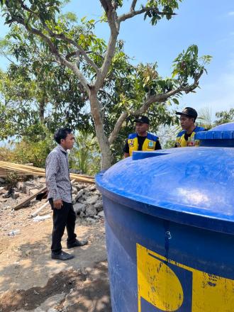 PEMBAGIAN AIR BESIH DI DESA CEMPAGA